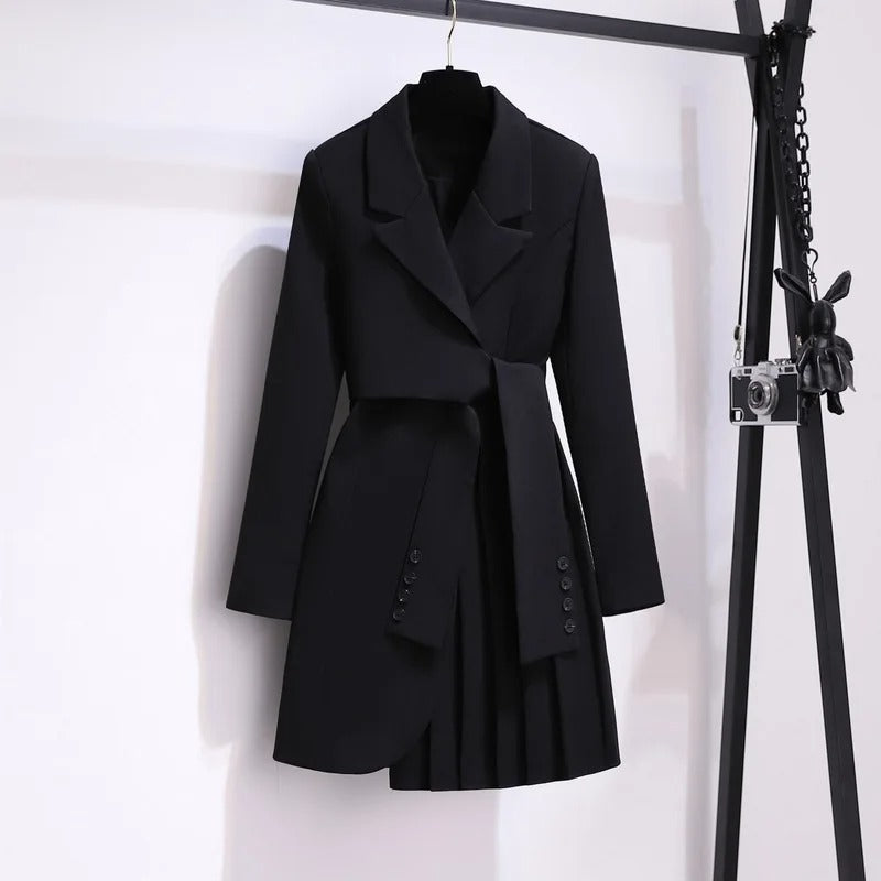 LUCYA - ELEGANT COAT WITH PLEATED DETAILS